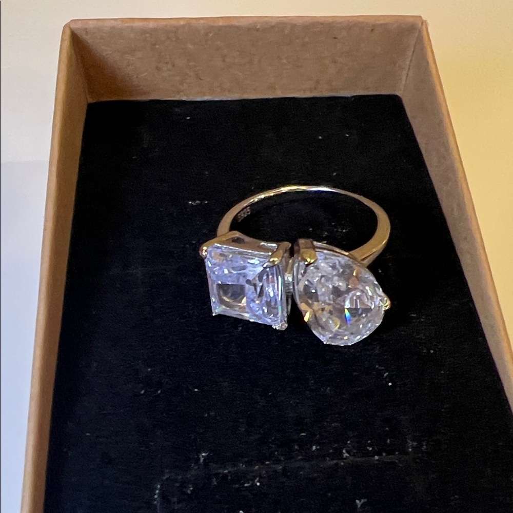 Elegant Silver and Gold Women's Ring